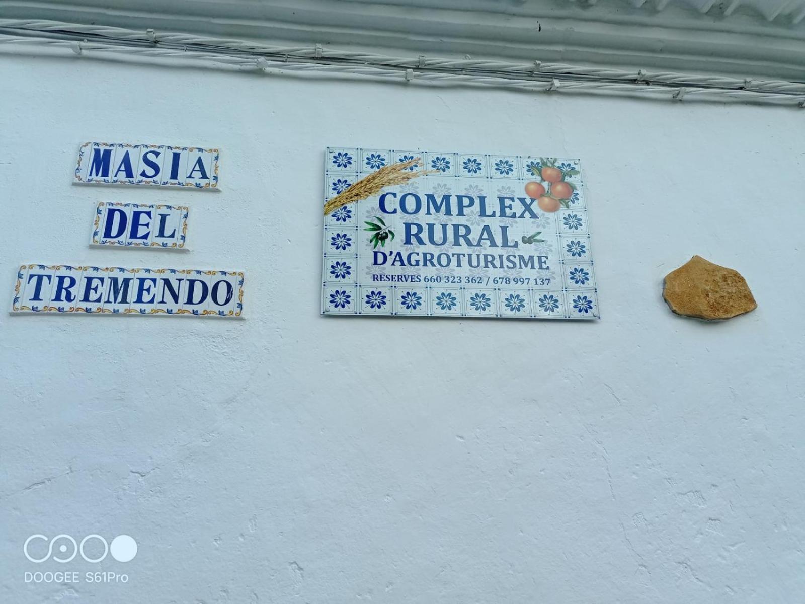 Casa Rural Complex Masia Del Tremendo Y Agroturismo Camarles Extérieur photo